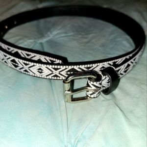 Torrid Black and White Embroidered Belt (size 2)